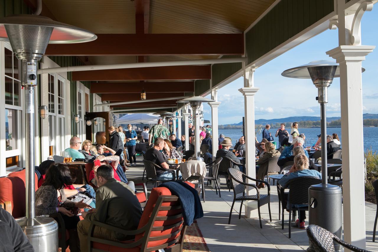 Mcmenamins Harbor Hotel