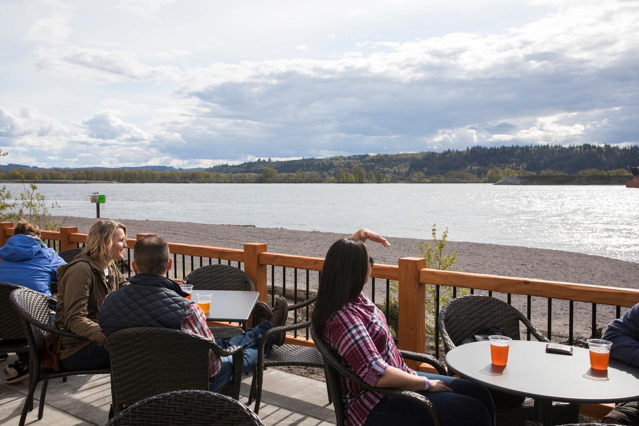 Mcmenamins Harbor Hotel